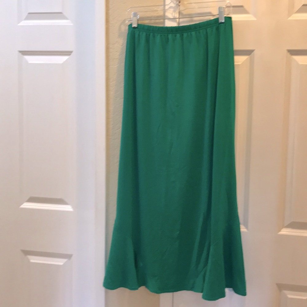 New, green tulip maxi skirt from Weekenders.
